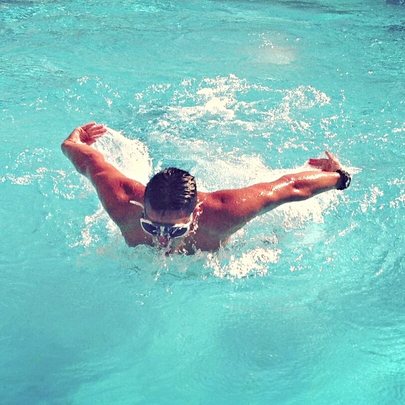 שחייה